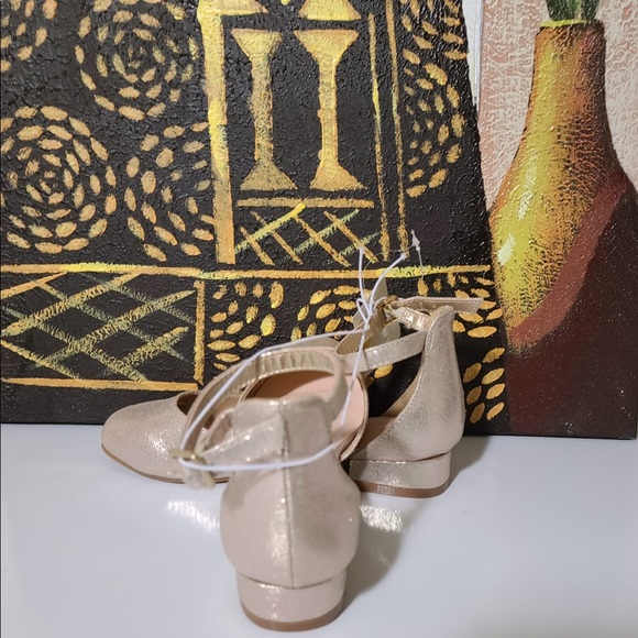 Girl Gold shoe - Picture 2 of 3